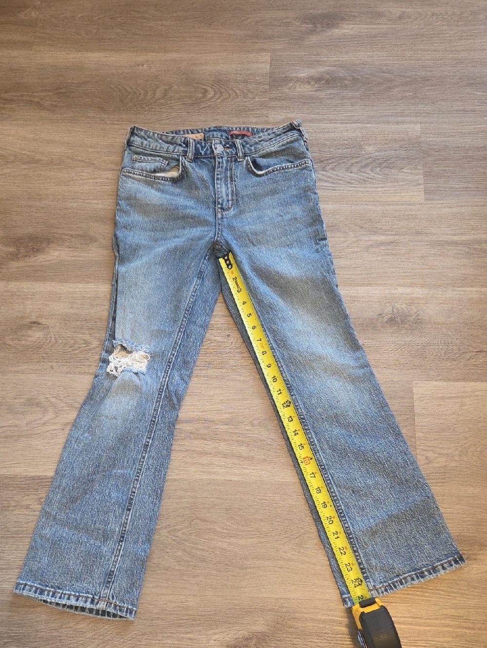 Pilcro Jeans Women's 27 Medium Wash Distressed Denim Slim Straight Leg Jeans - Picture 10 of 10